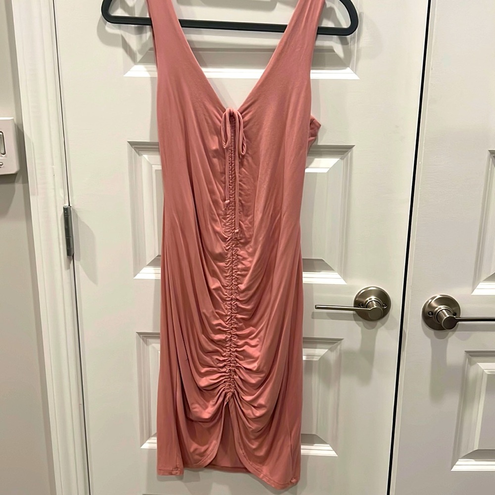 Follow the sun rouched dress, dusty pink, size small